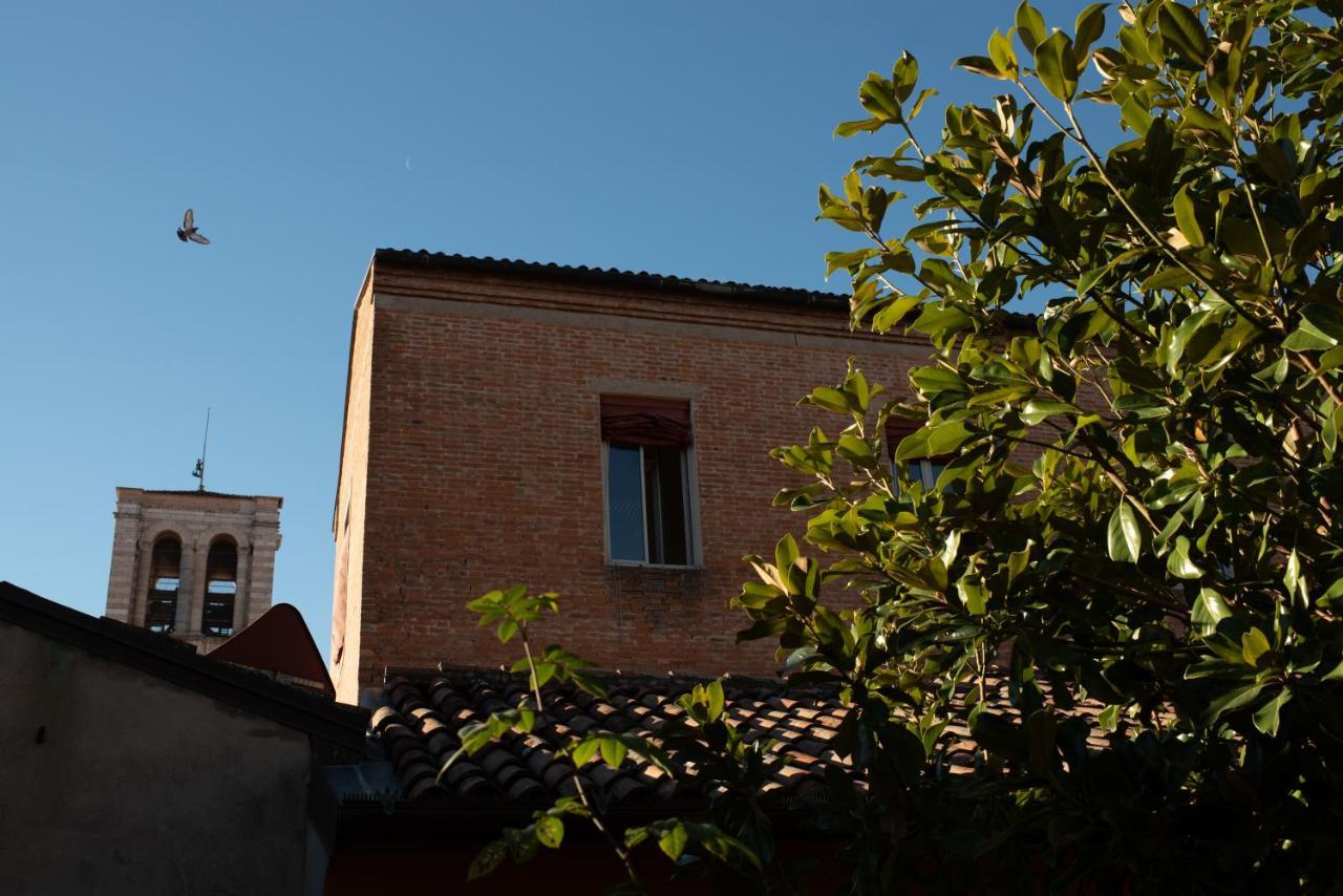 Corte Degli Estensi, Romantica Mansardina Ferrara Eksteriør billede