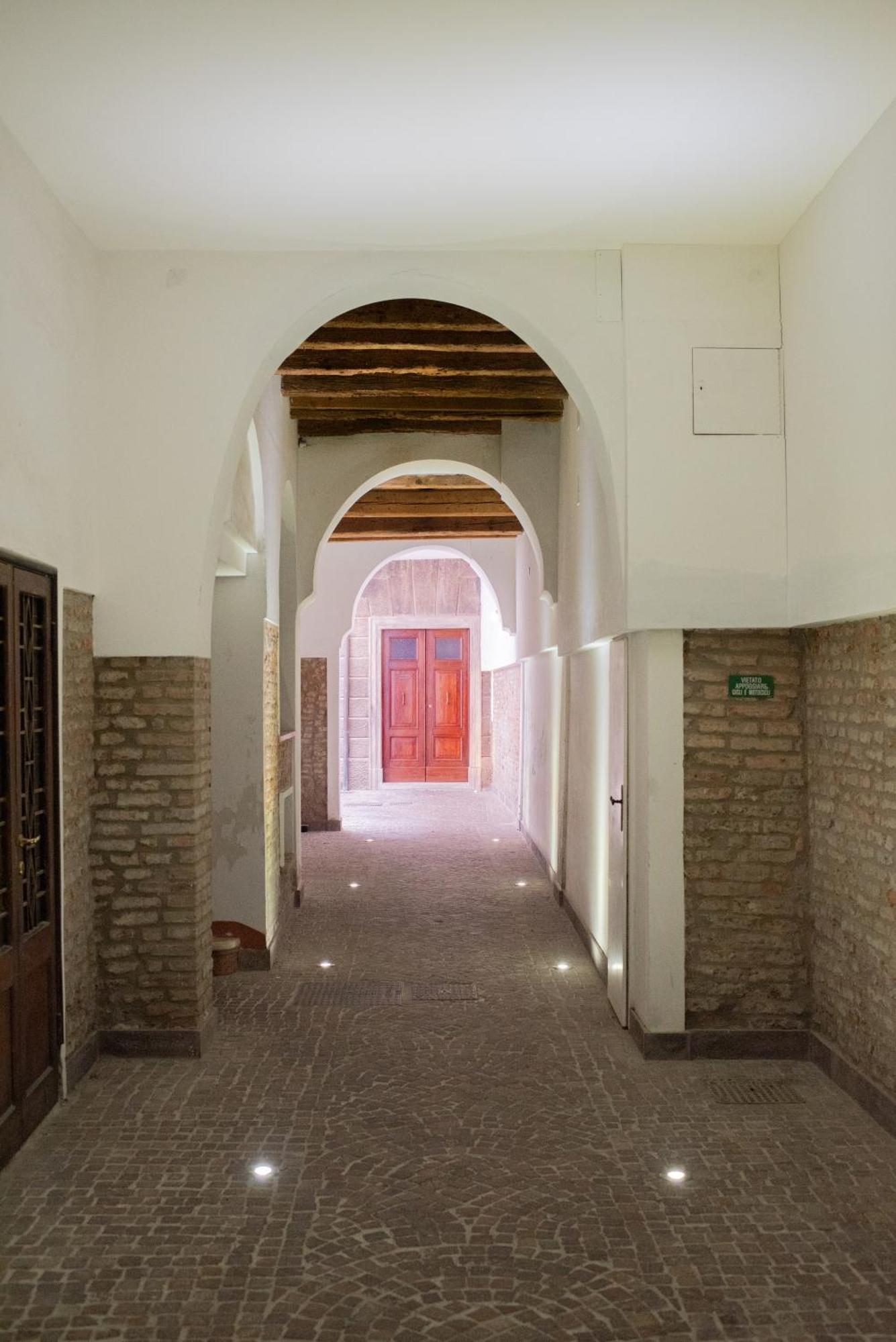 Corte Degli Estensi, Romantica Mansardina Ferrara Eksteriør billede